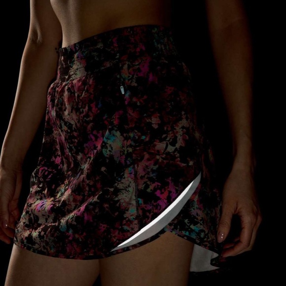 Lululemon Hotty Hot High-Rise Skirt - Picture 2 of 15